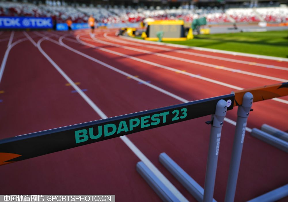 並使得教練 並使得教練